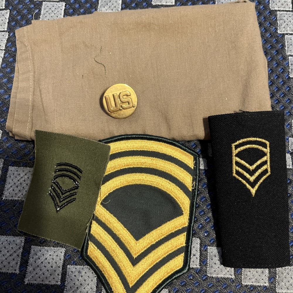 WW2 US Army Enlisted Collar Disc Pinback Rank Insignia Pin & Patch Military WWII - Picture 2 of 2